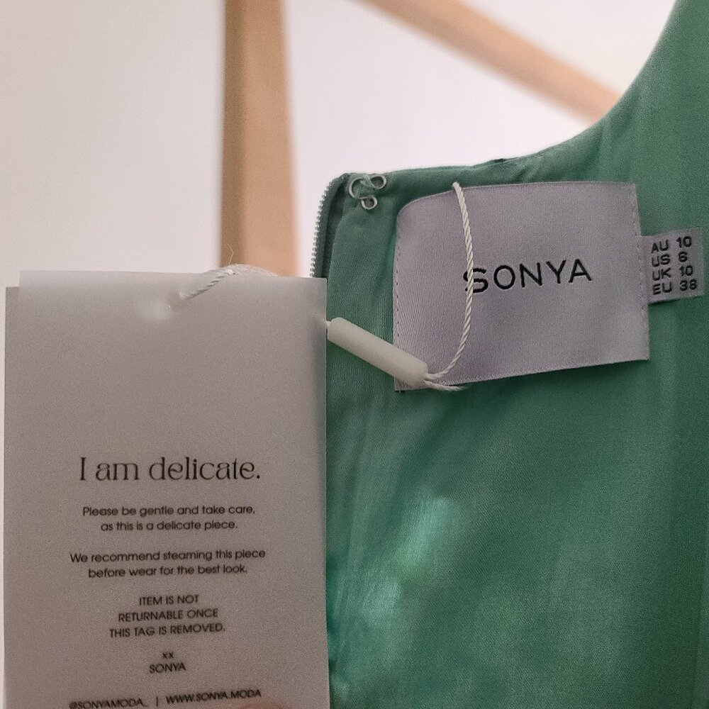 NWT Sonya Moda Soleil Dress (Size US 6) - Picture 6 of 6